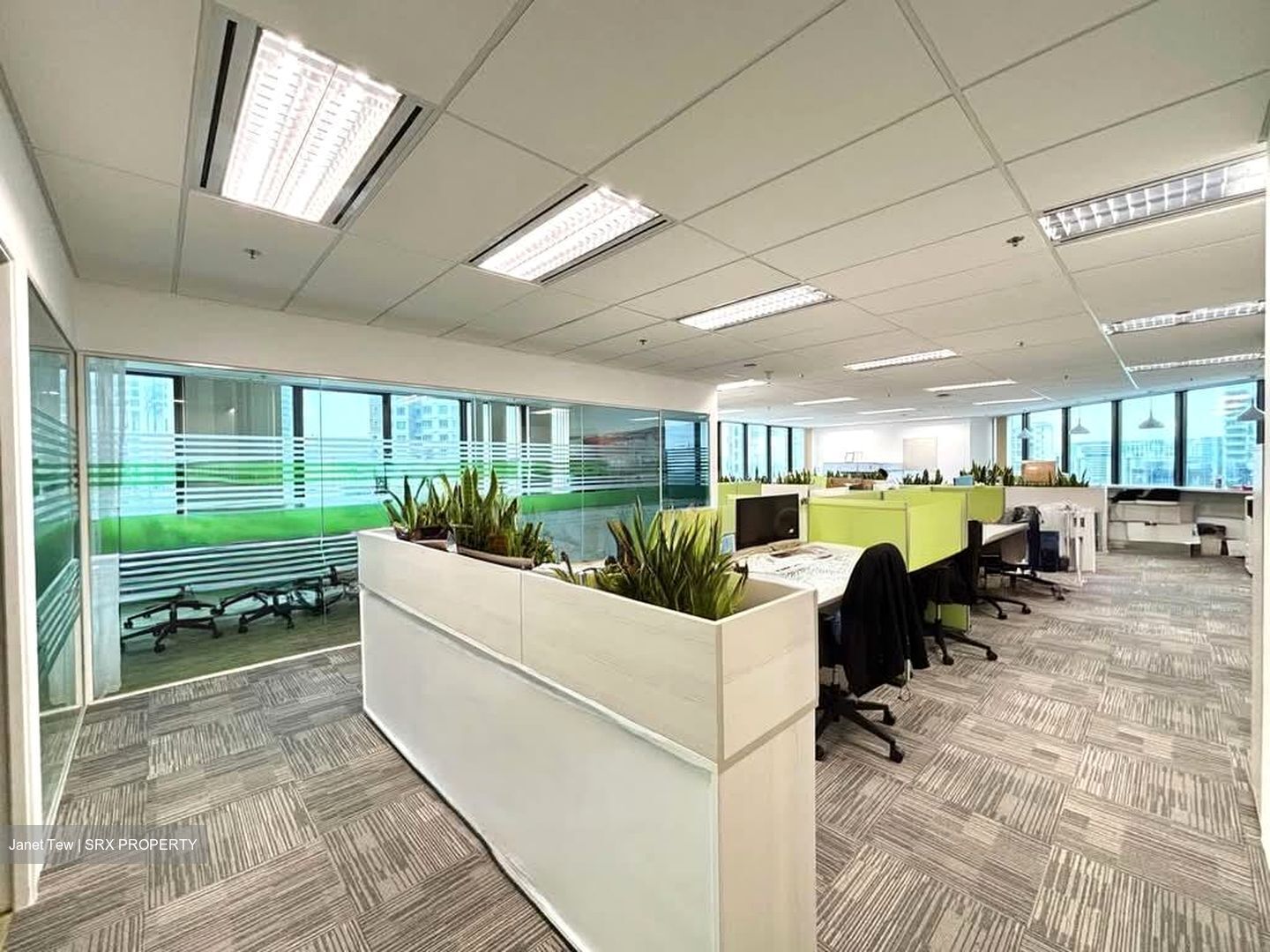United Square (D11), Office #556270351